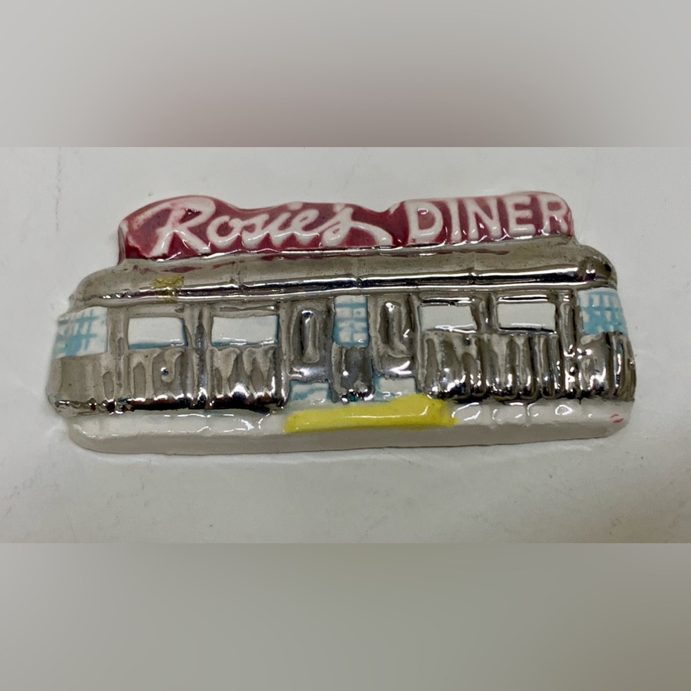 Vtg Rockford Michigan Rosie’s Diner Metallic Glazed Ceramic Brooch Souvenir